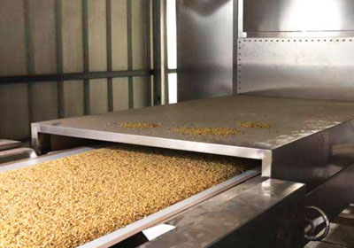 Advantages of peanut microwave roasting machine