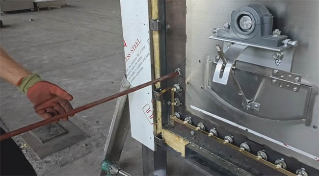 What happened to the slow temperature rise of the peanut roasting machine?